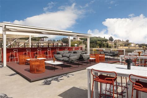 Rhinoceros rooftop bar and restaurant in Rome 